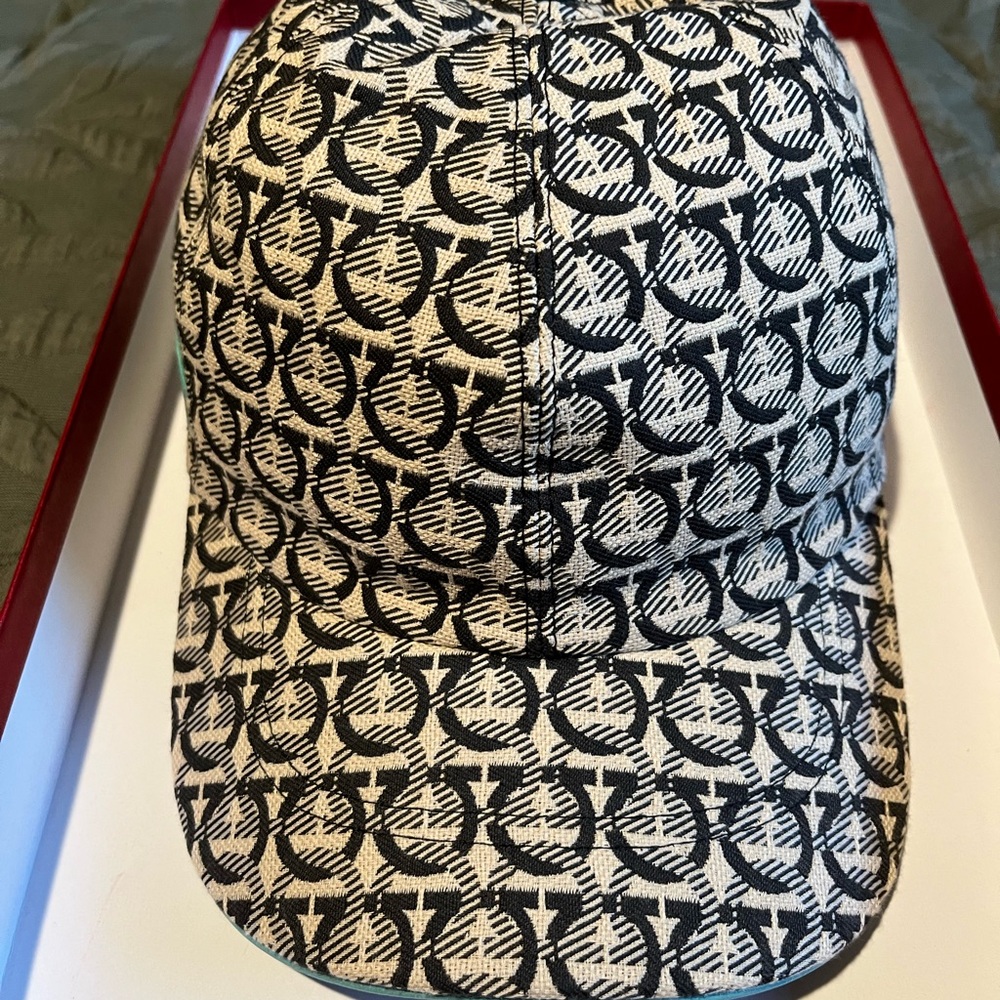 Salvatore Ferragamo Black and White Geometric Hat (Never Worn)